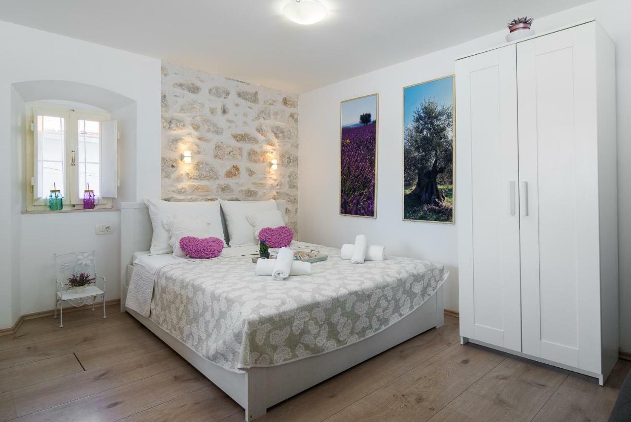 Guest House Babina - Apartments King & Queen Split Exterior photo