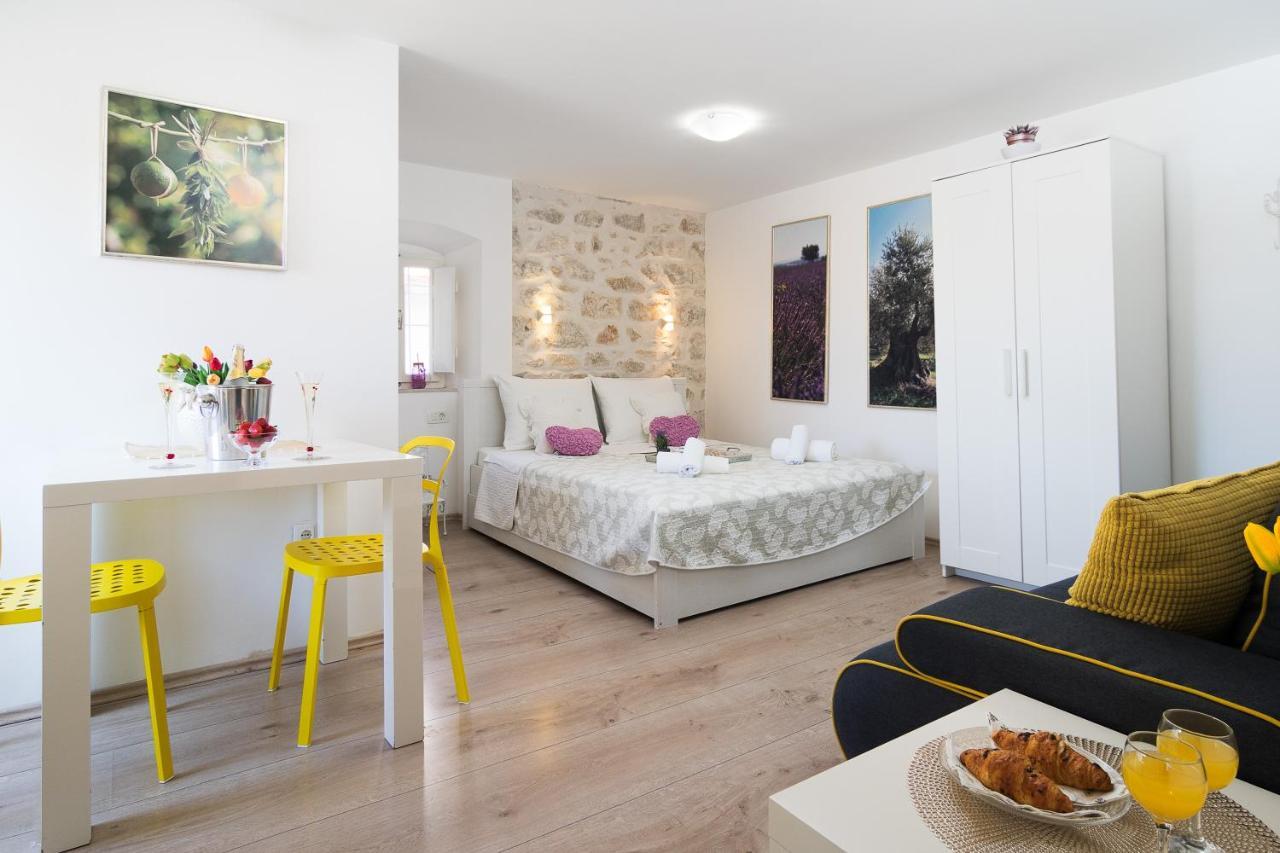 Guest House Babina - Apartments King & Queen Split Exterior photo